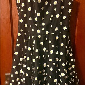 Magnolia Black Dress with Daisy Pattern